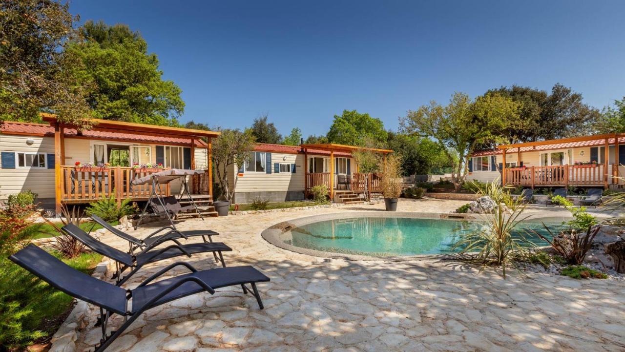 רוביני Mobile Homes Camp Green Garden Vestar מראה חיצוני תמונה