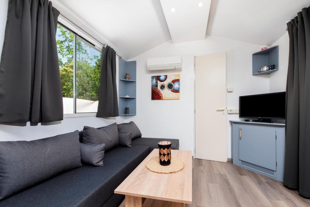 רוביני Mobile Homes Camp Green Garden Vestar מראה חיצוני תמונה