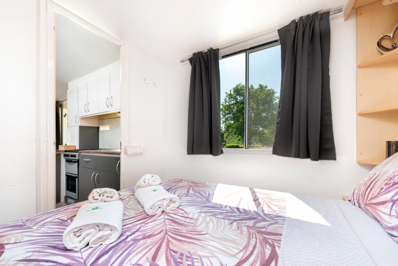 רוביני Mobile Homes Camp Green Garden Vestar מראה חיצוני תמונה